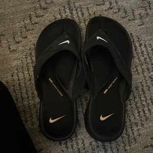 Nike black flip flops